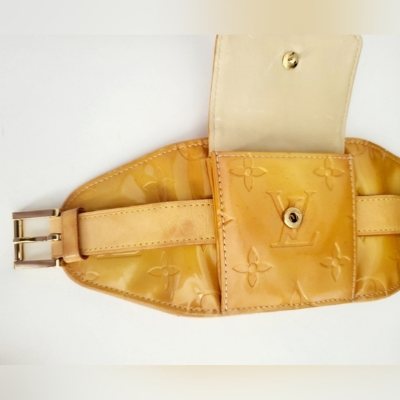 Louis Vuitton Lafayette Yellow Vernis Wristlet Pouch - Picture 11 of 12